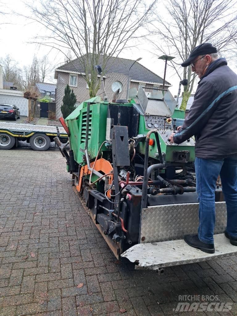 Demag 45 Strassenfertiger