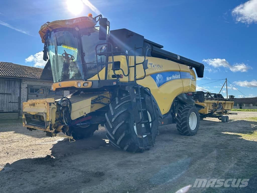 New Holland CX 8070 Mähdrescher