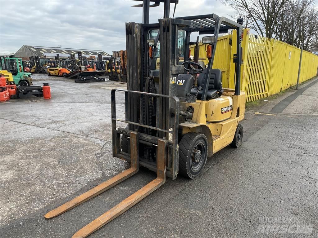 CAT DP25K Dieselstapler