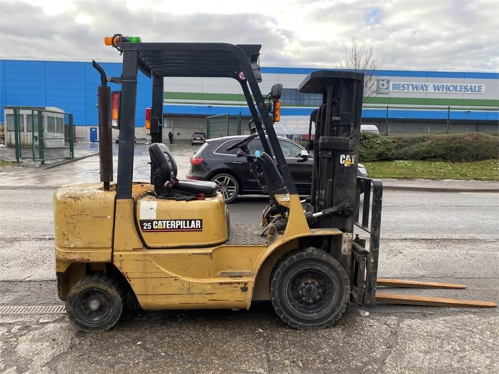 CAT DP25K Dieselstapler