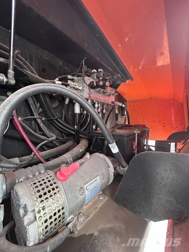 JLG 1500 SJ Teleskopbühnen