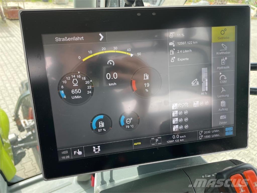 CLAAS Axion 810 CM Traktoren