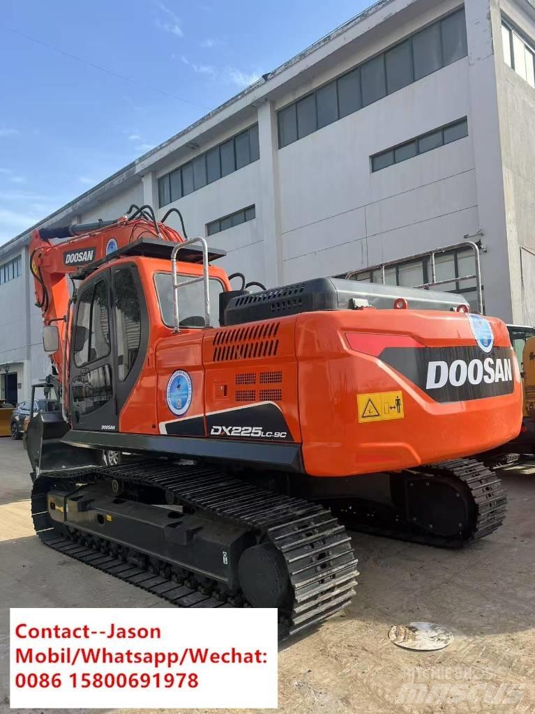 Doosan DX 225 LC Raupenbagger