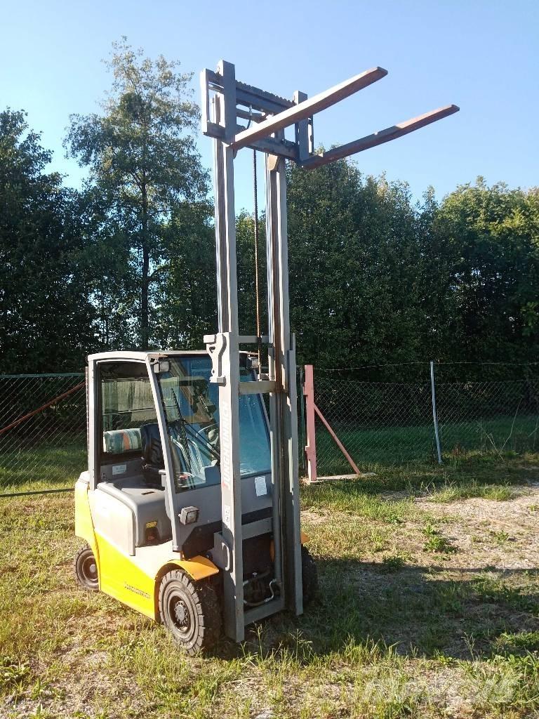 Jungheinrich TFG 320 Gasstapler