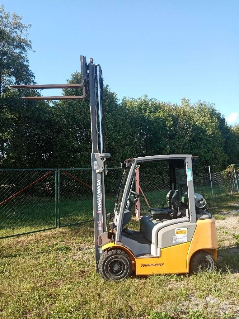 Jungheinrich TFG 320 Gasstapler