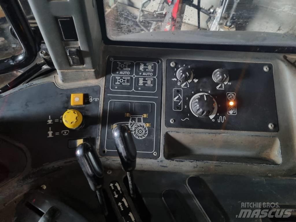 New Holland TM 155 Traktoren