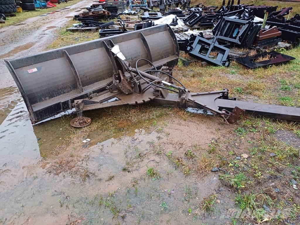 Vreten 280 Schneeschilde und -pflüge