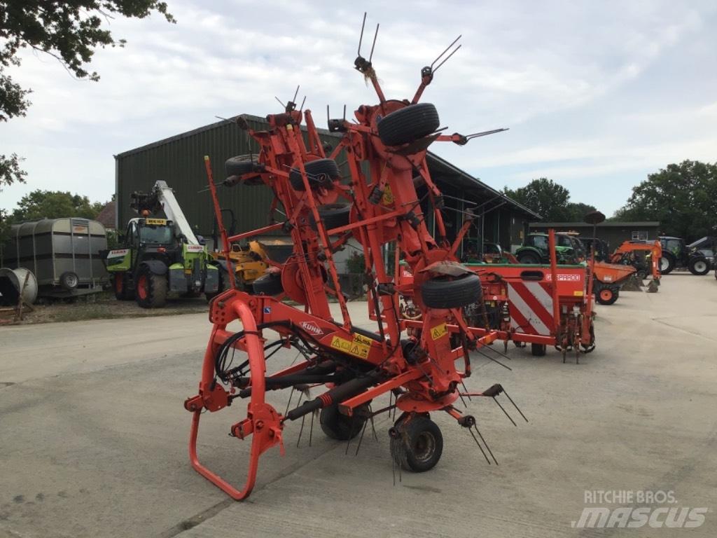 Kuhn GF 8702 Kreiselheuer/-wender
