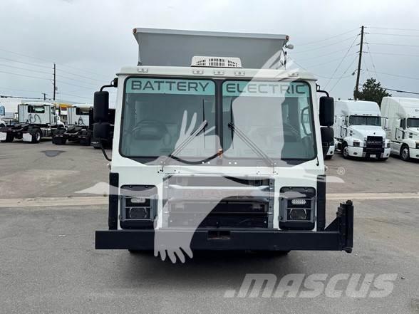 Mack LR64 Sonstige Baumaschinen