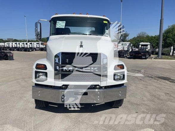 Mack MD6 Sattelzugmaschinen