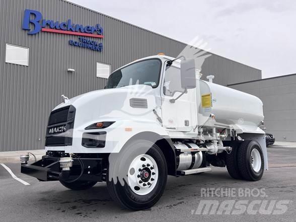Mack MD7 Tankwagen