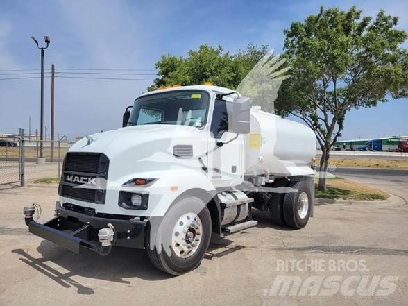 Mack MD7 Tankwagen