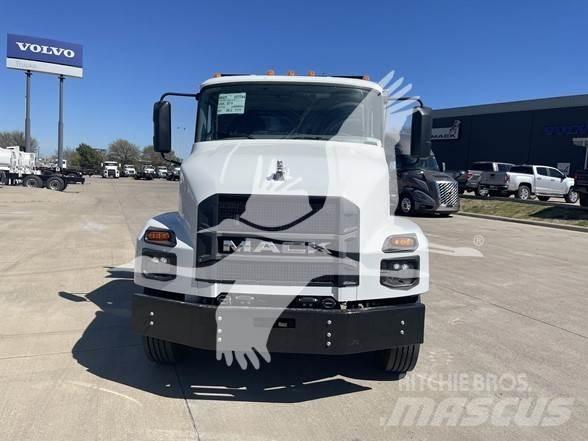 Mack MD7 Kipper