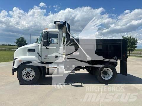 Mack MD7 Kipper
