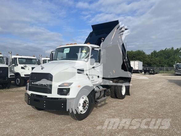 Mack MD7 Kipper