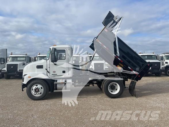 Mack MD7 Kipper