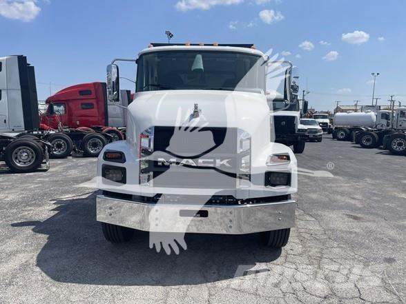Mack MD7 Kipper