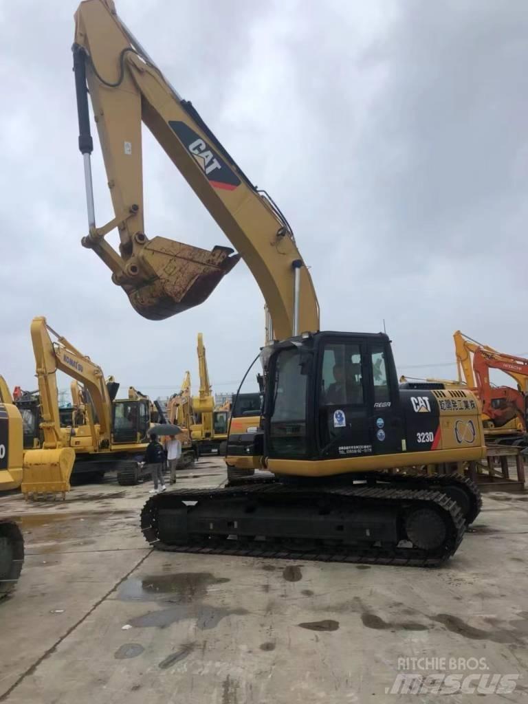CAT 323 D Raupenbagger