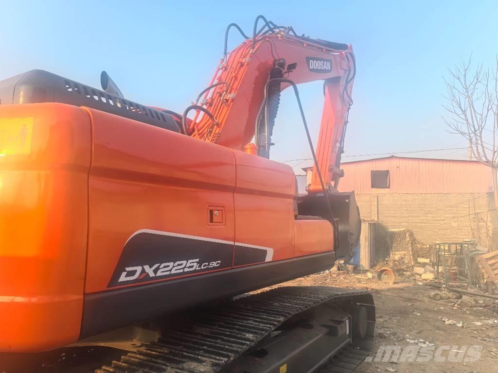Doosan DX225 Raupenbagger