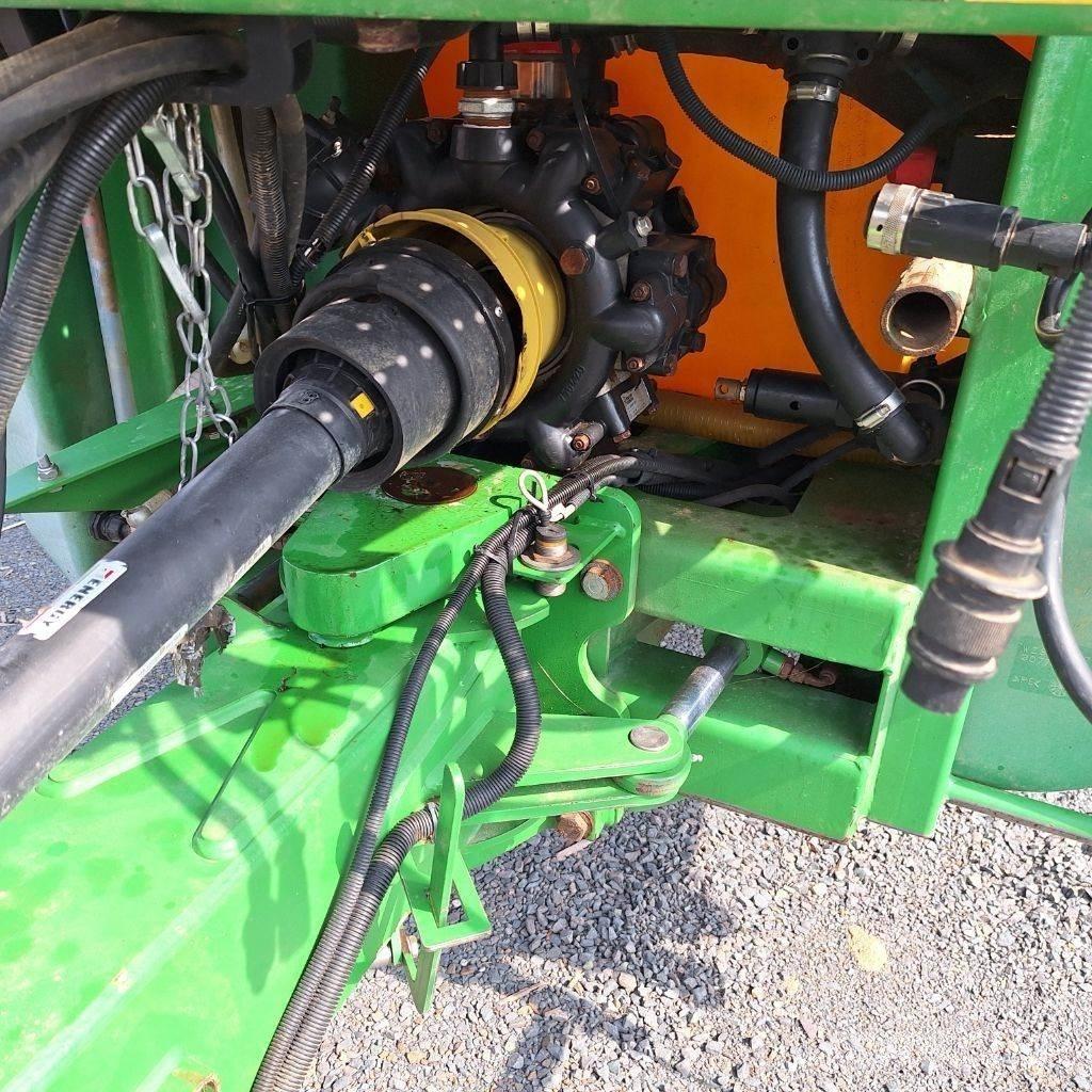 John Deere 732 Anhängespritzen