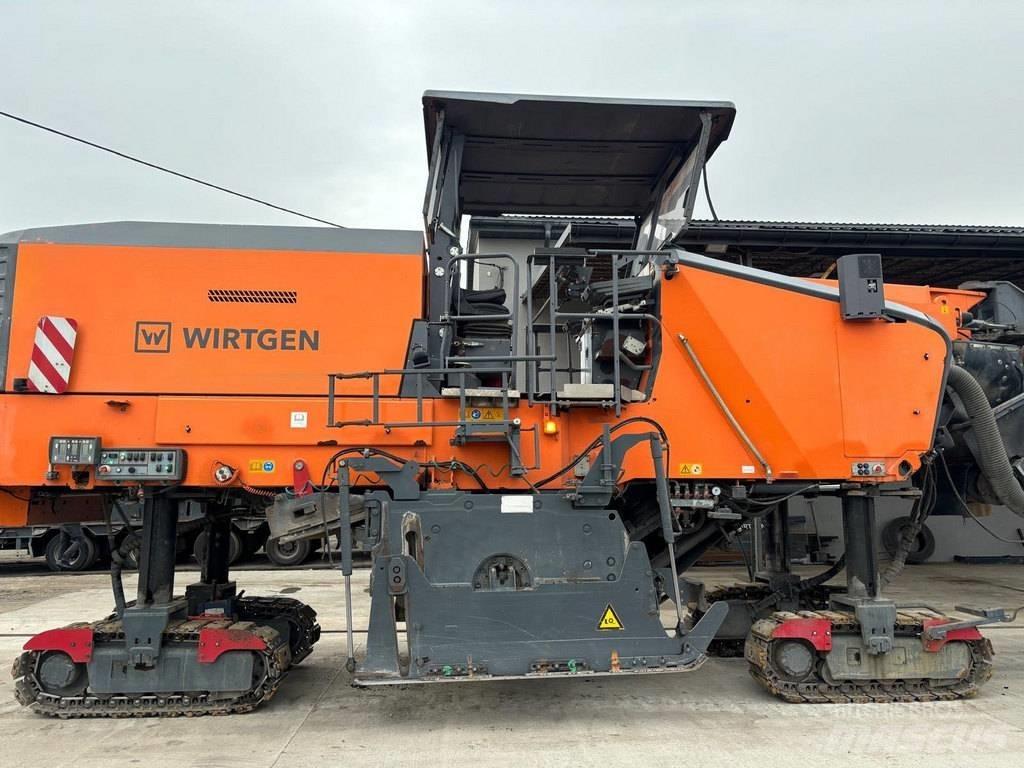 Wirtgen W 210i Asphaltfräsen