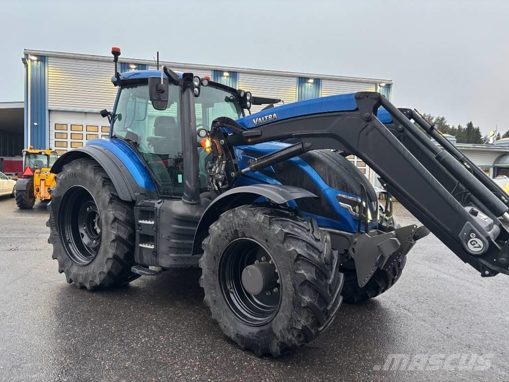 Valtra T 235 Direct Traktoren