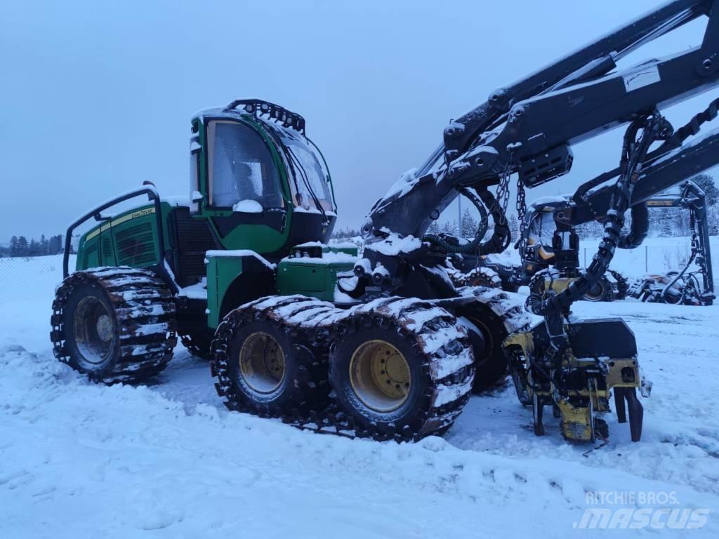 John Deere 1170 E Harvester