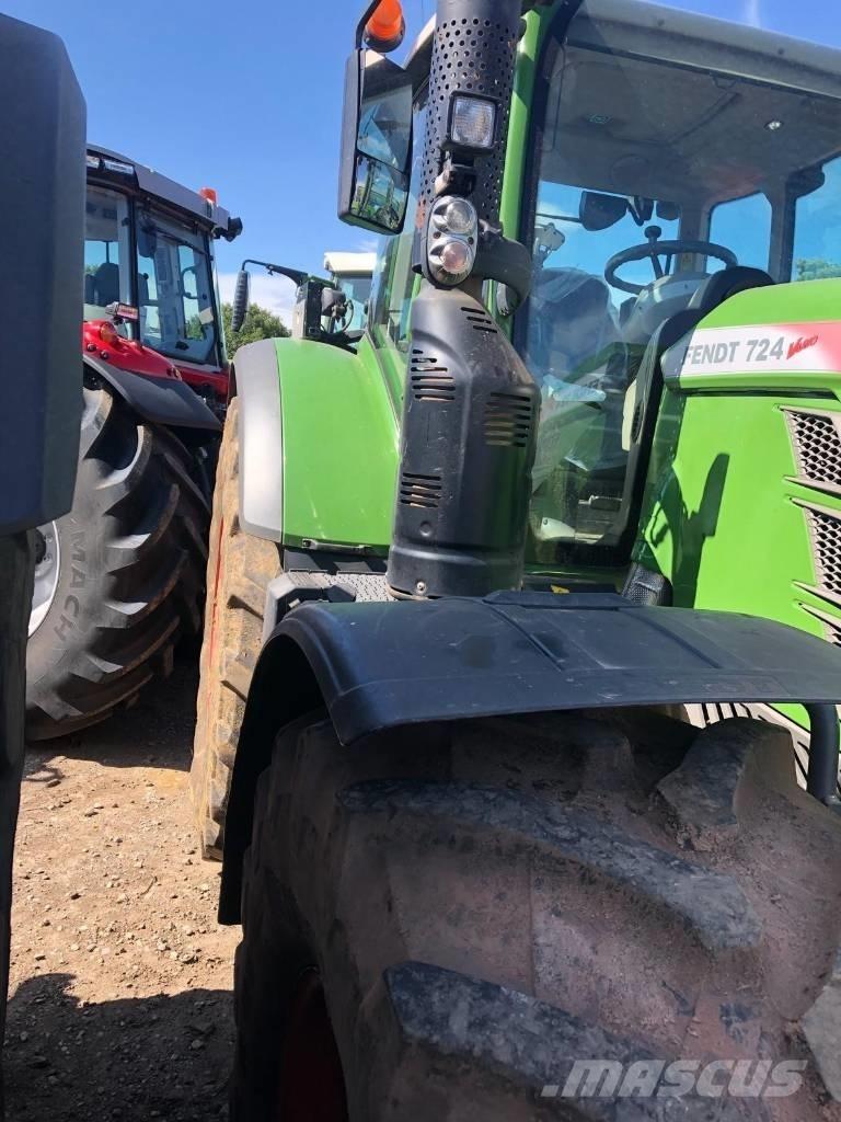 Fendt 724 Vario S4 Traktoren