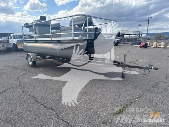  PONTOON BOAT Sonstige Baumaschinen