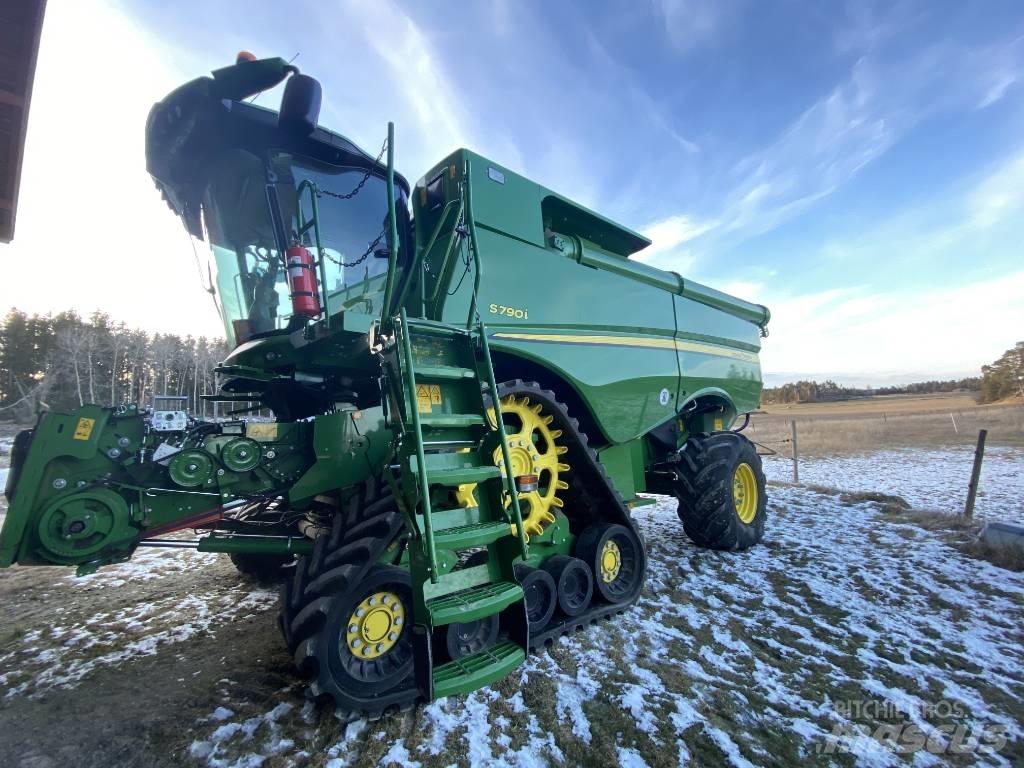 John Deere S790i Mähdrescher