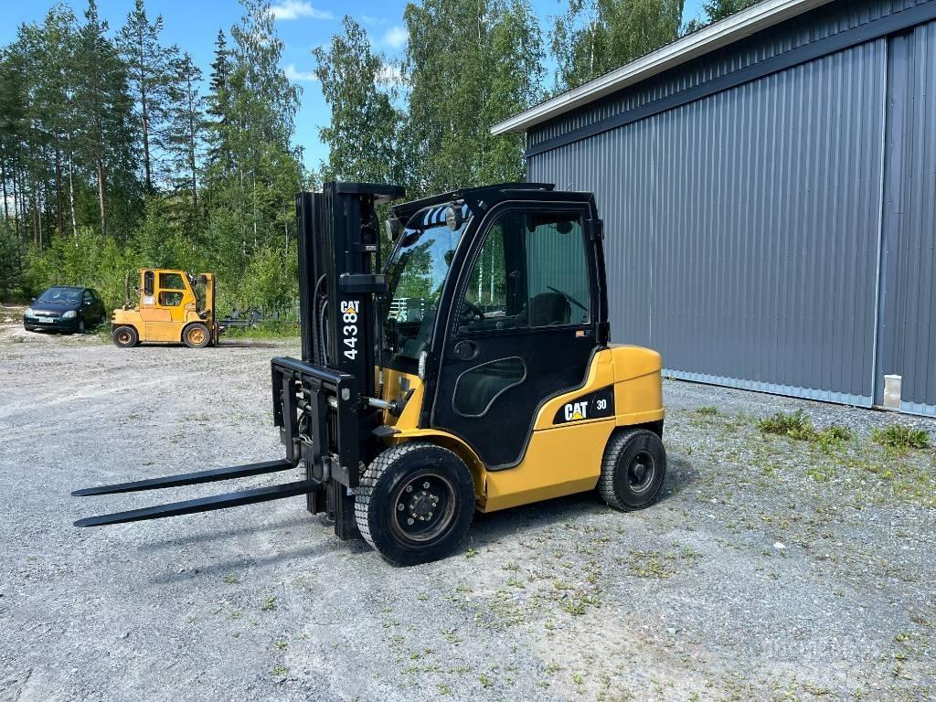 CAT DP 30 N Dieselstapler