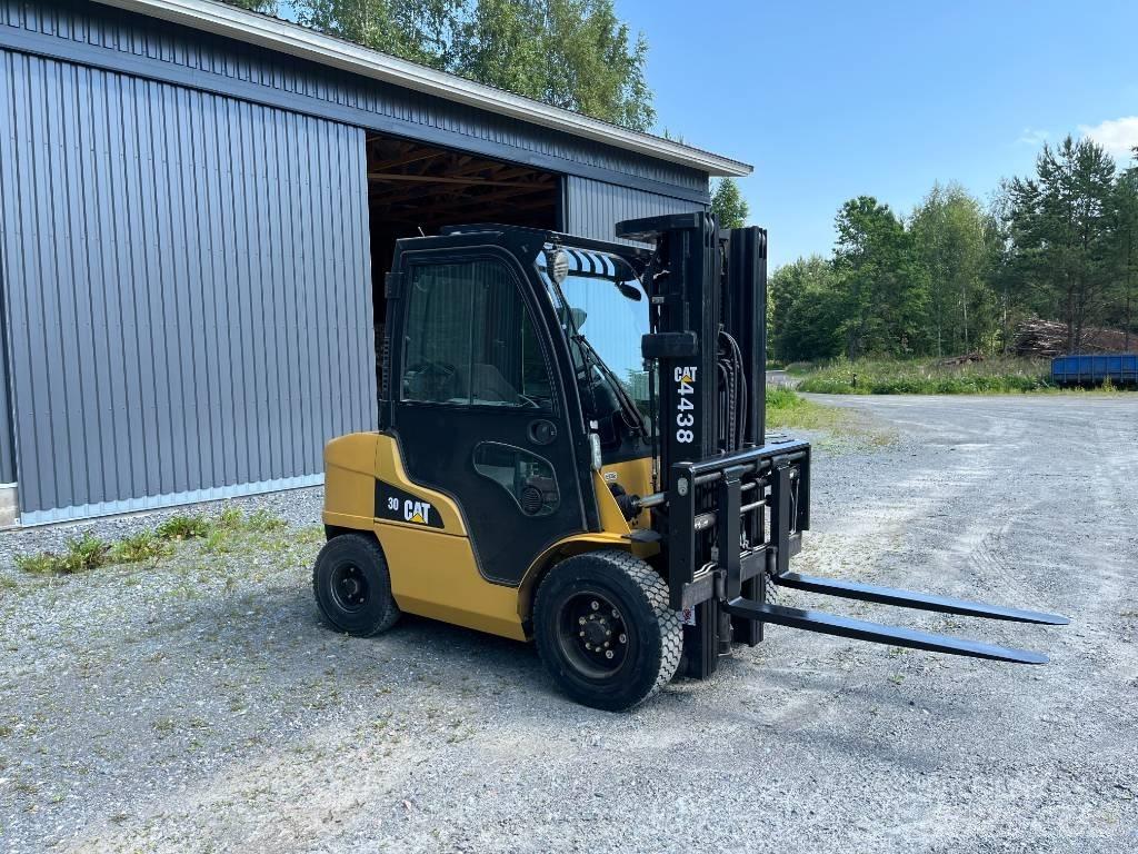 CAT DP 30 N Dieselstapler
