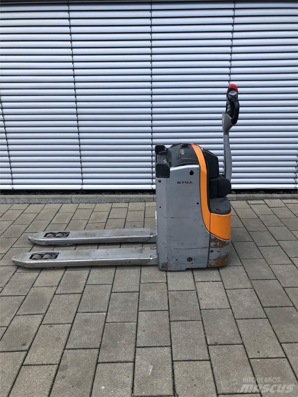 Still EXU-H18 Niedergabelstapler