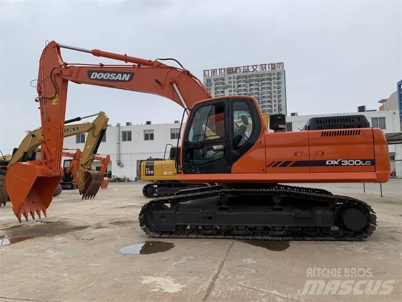 Doosan DX300 Raupenbagger