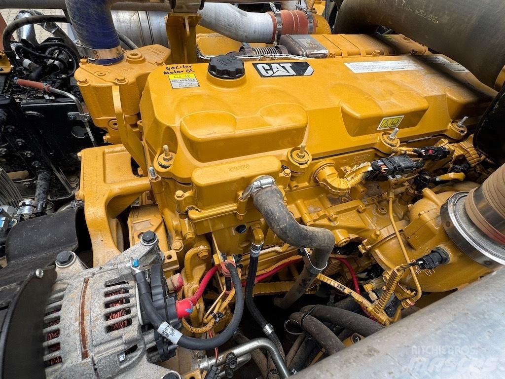 CAT 730 Dumper - Knickgelenk