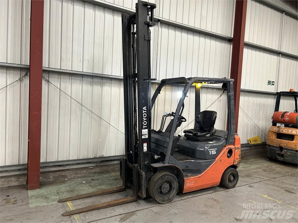 Toyota 02-8FDF15 Dieselstapler