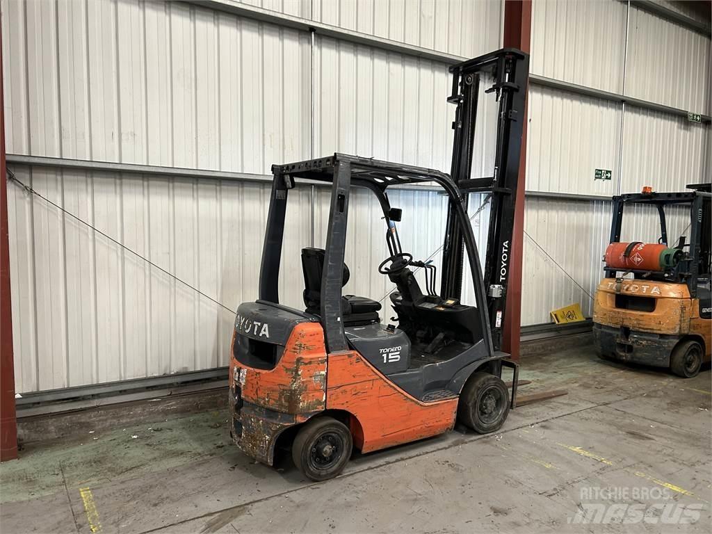 Toyota 02-8FDF15 Dieselstapler