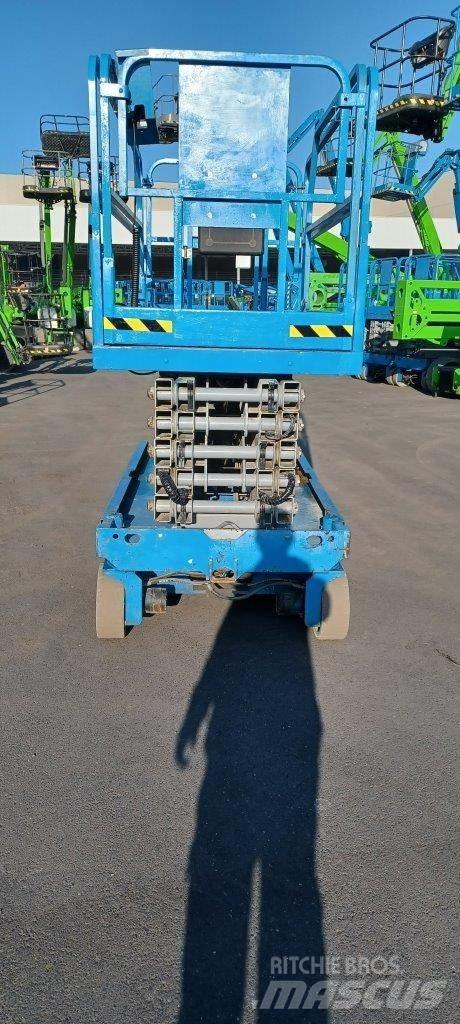 GENIE GS4047 Scheren-Arbeitsbühnen