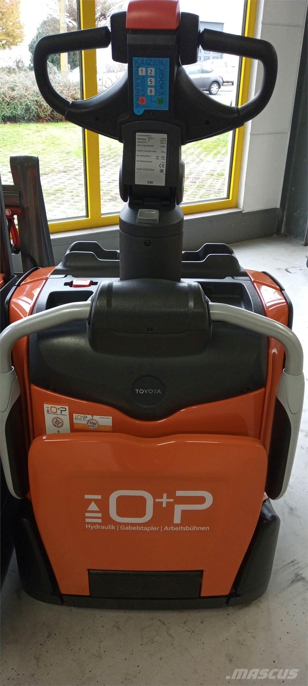Toyota LPE200 Niedergabelstapler