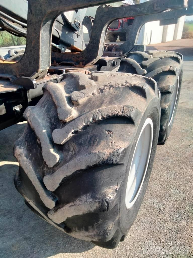 Komatsu 835 Forwarder