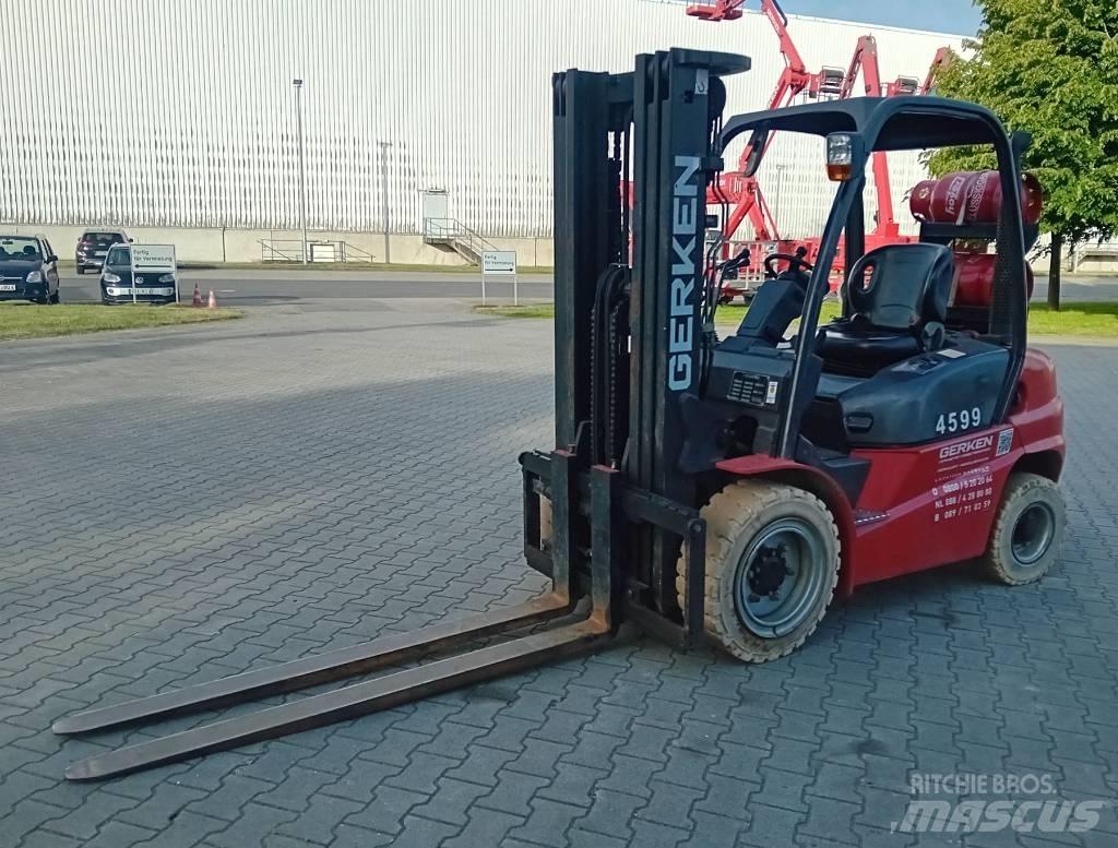 Manitou MI 30 G Gasstapler