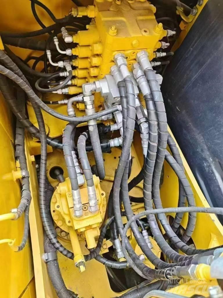Komatsu 130-7 Raupenbagger