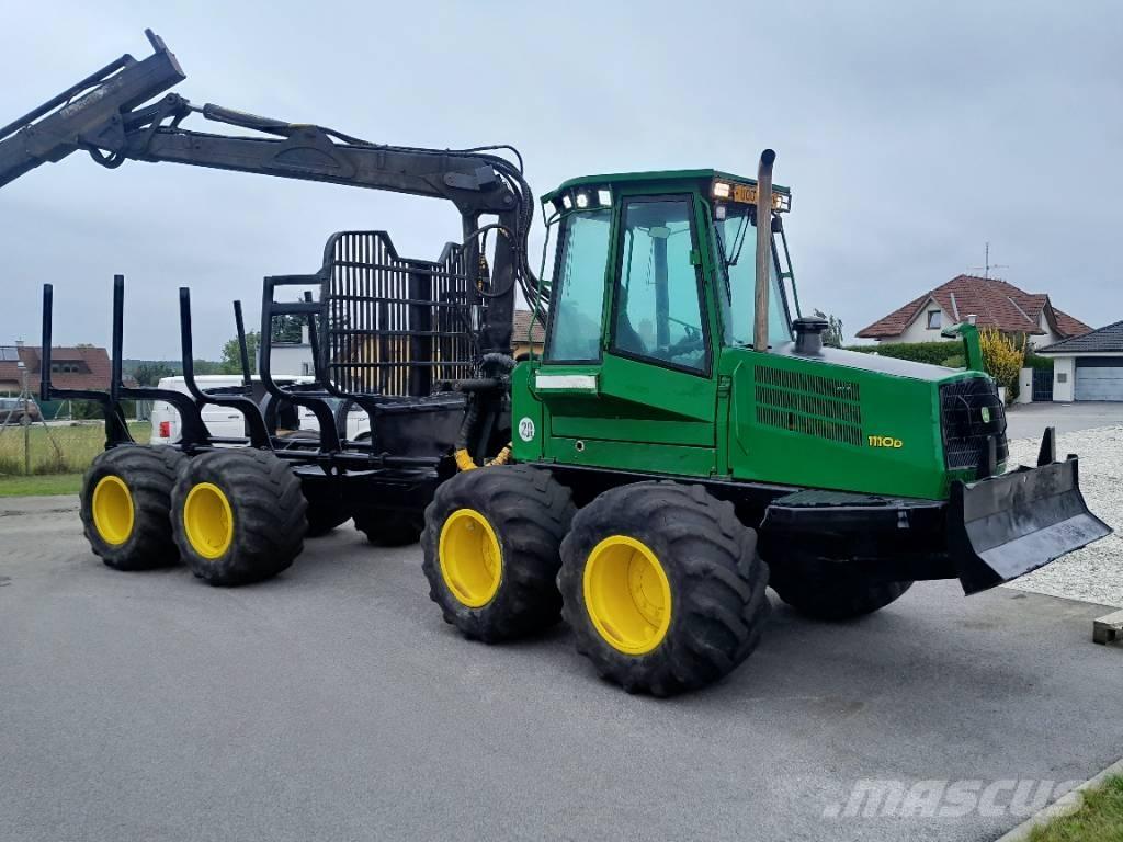 John Deere 1110 D Forwarder