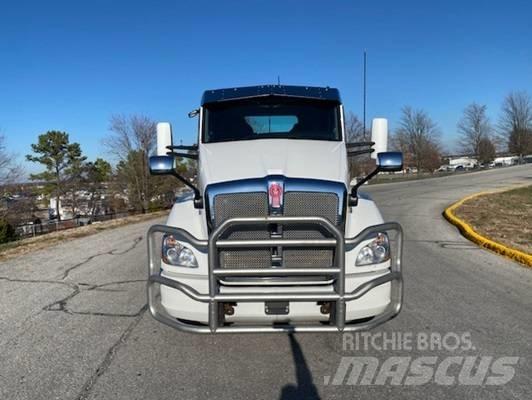 Kenworth T 680 Sattelzugmaschinen