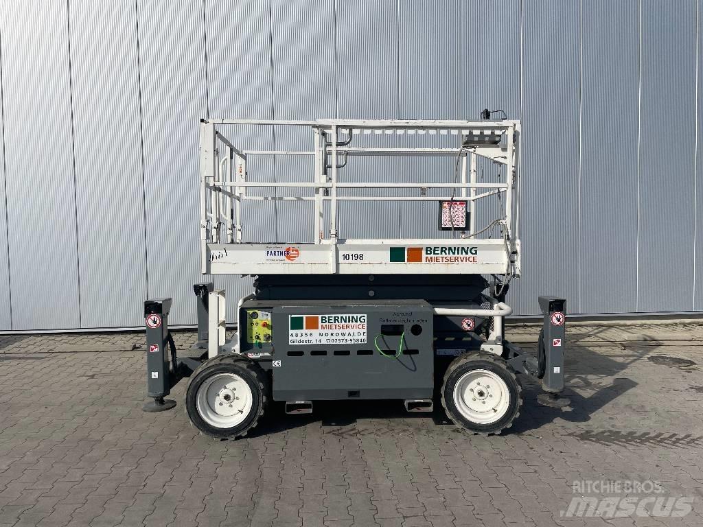 SkyJack SJ 6832 RTE Scheren-Arbeitsbühnen