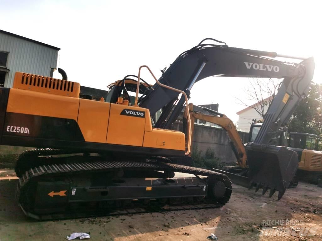 Volvo EC 250 D L Raupenbagger
