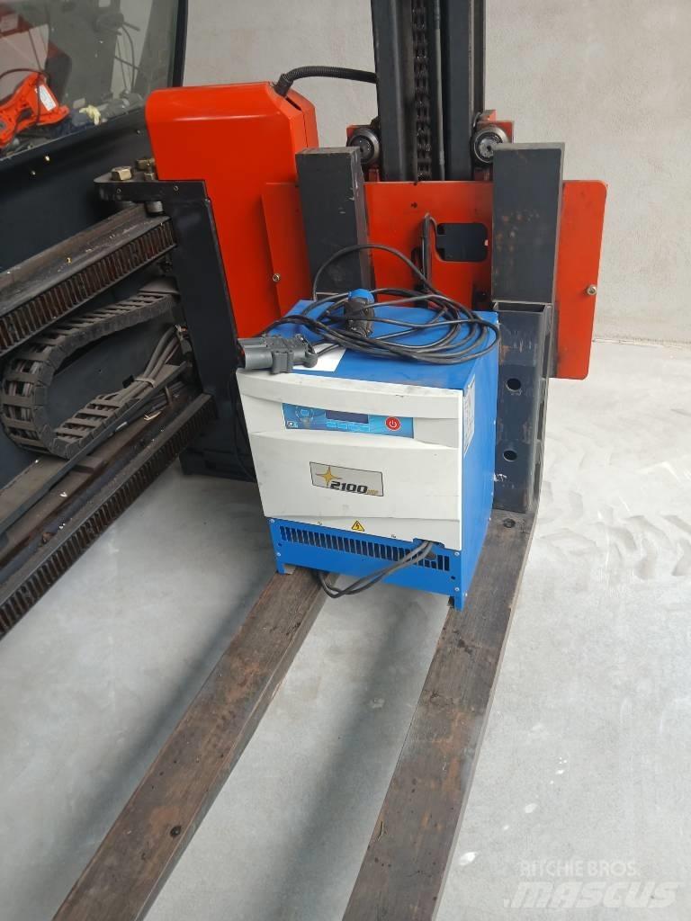 Linde K 10 Schmalgangstapler