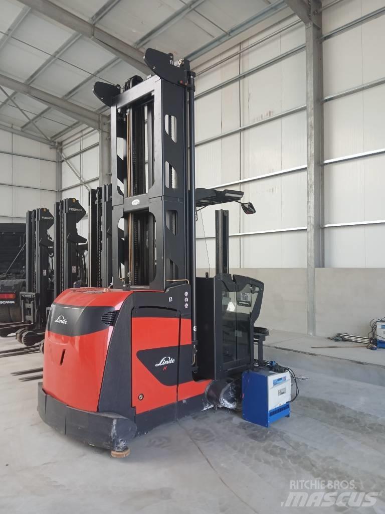 Linde K 10 Schmalgangstapler