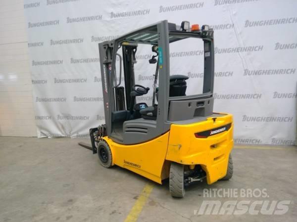Jungheinrich EFG 320 Elektrostapler