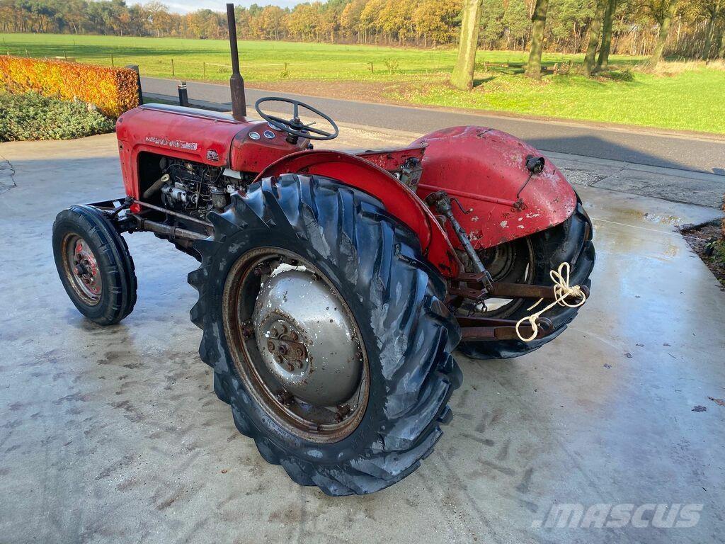 Massey Ferguson 35 Traktoren
